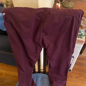 Fabletics maroon leggings with side pockets. 2X. Barely worn.